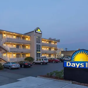 2* Motel Days By Wyndham North Of Downtown
